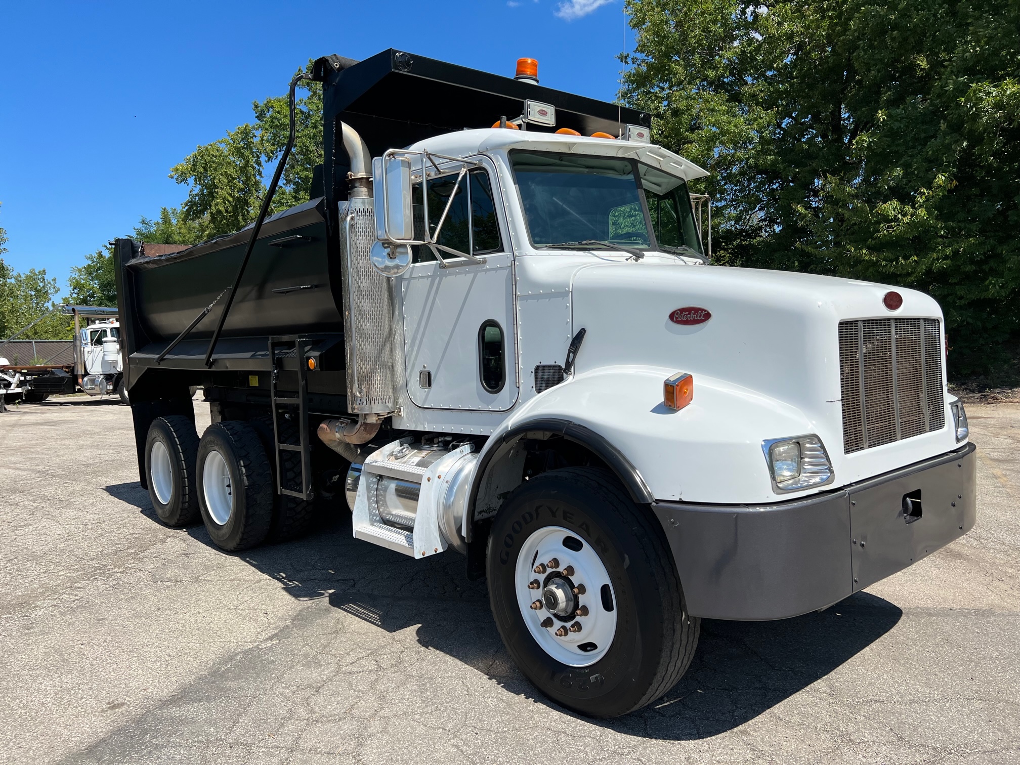 Dump Trucks Amg Truck Equipment